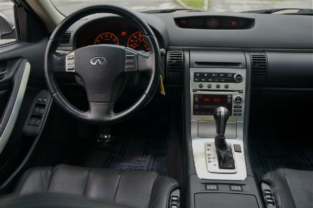 Infiniti G35 2005 photo 36