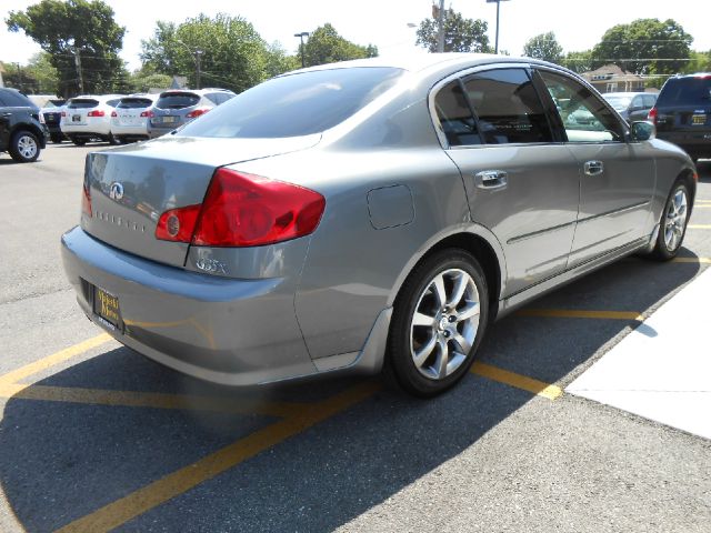 Infiniti G35 2005 photo 2