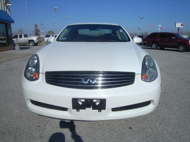 Infiniti G35 2005 photo 2