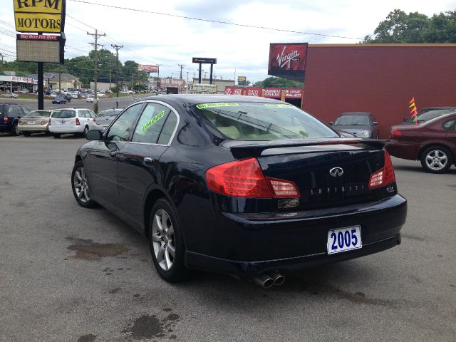 Infiniti G35 2005 photo 16