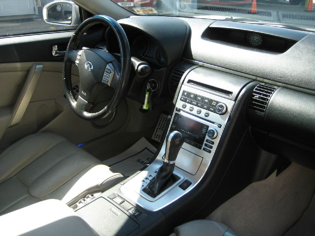 Infiniti G35 2005 photo 7