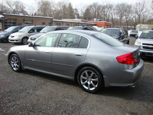 Infiniti G35 2005 photo 2