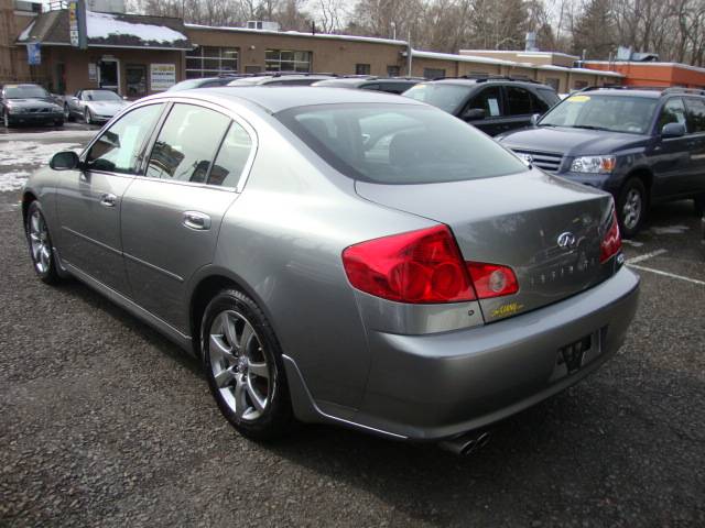 Infiniti G35 2005 photo 4