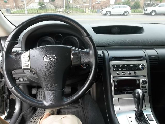 Infiniti G35 2005 photo 13