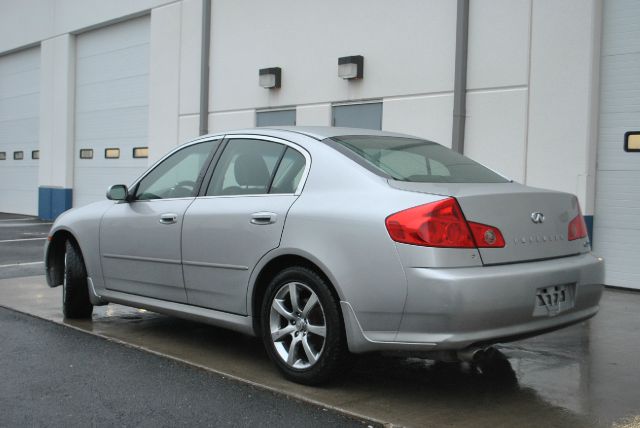 Infiniti G35 2005 photo 3