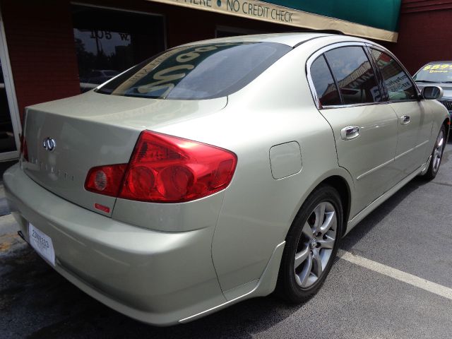 Infiniti G35 2005 photo 2