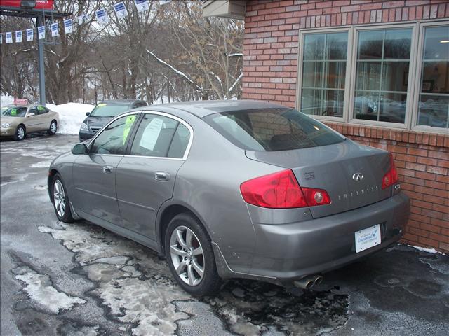 Infiniti G35 2005 photo 2