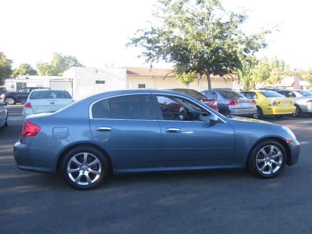 Infiniti G35 2005 photo 4