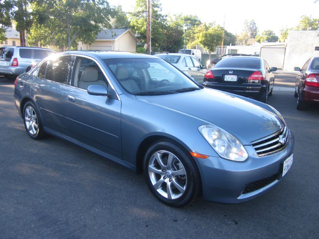 Infiniti G35 2005 photo 2