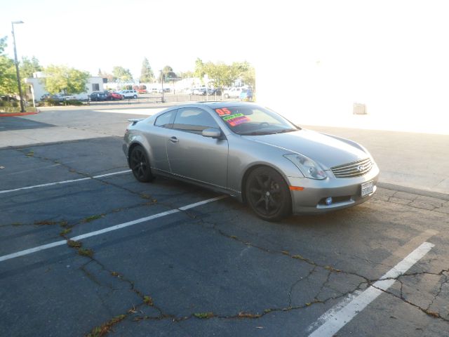 Infiniti G35 2005 photo 2