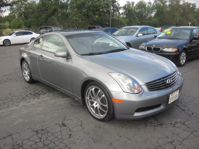 Infiniti G35 2005 photo 2