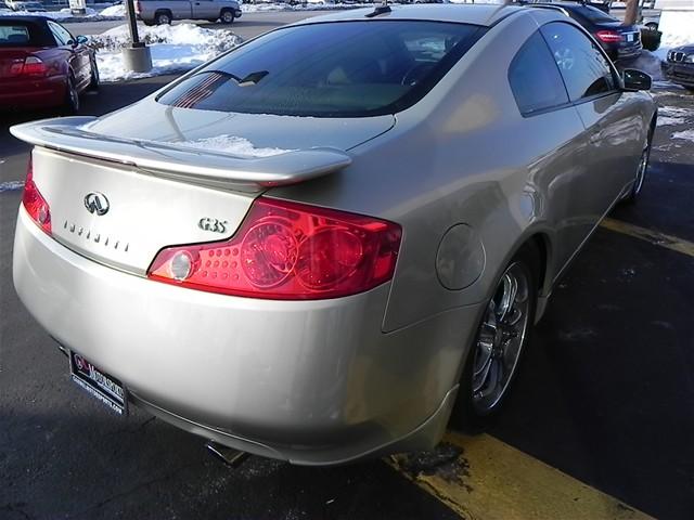 Infiniti G35 2005 photo 2