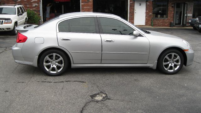 Infiniti G35 2005 photo 2