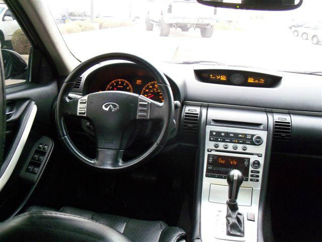 Infiniti G35 2006 photo 2