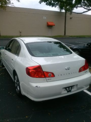 Infiniti G35 2006 photo 2