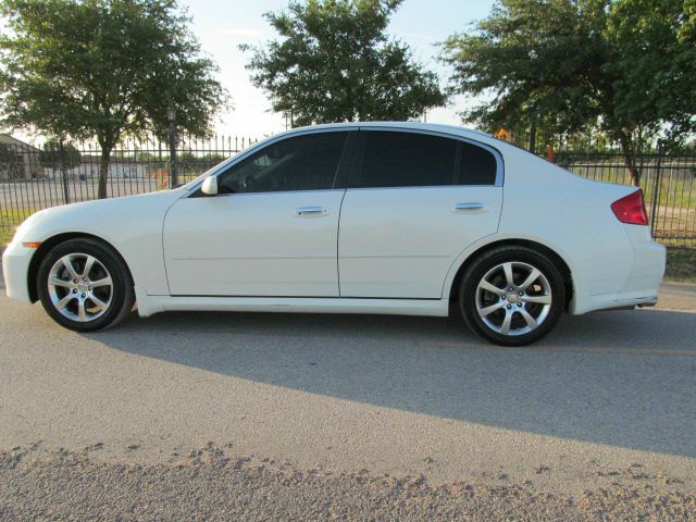 Infiniti G35 2006 photo 3