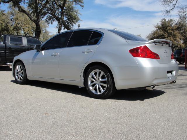 Infiniti G35 2007 photo 2