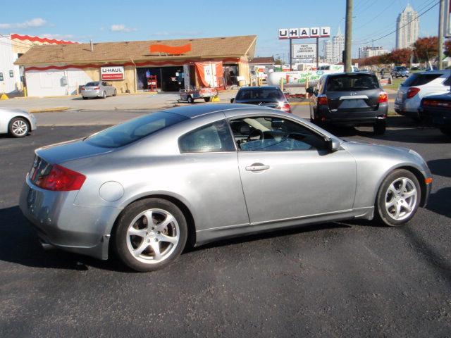 Infiniti G35 2007 photo 2