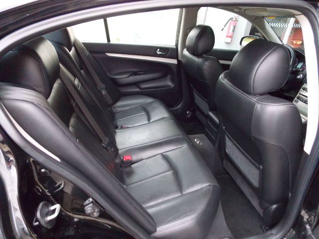 Infiniti G35 2007 photo 14