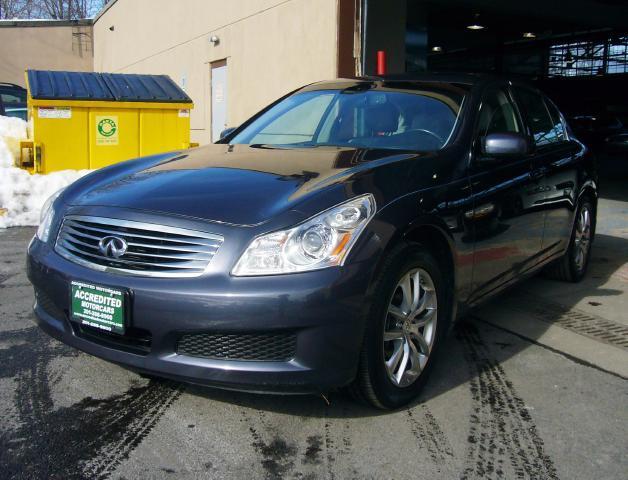 Infiniti G35 2007 photo 2