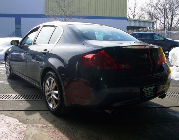 Infiniti G35 2007 photo 4