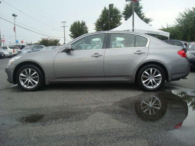 Infiniti G35 2007 photo 2