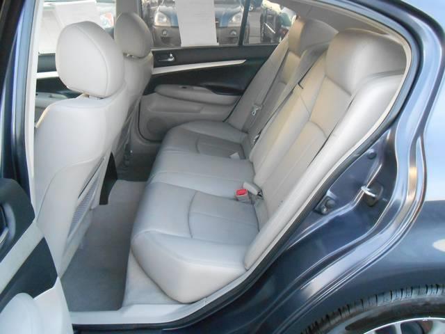 Infiniti G35 2007 photo 12