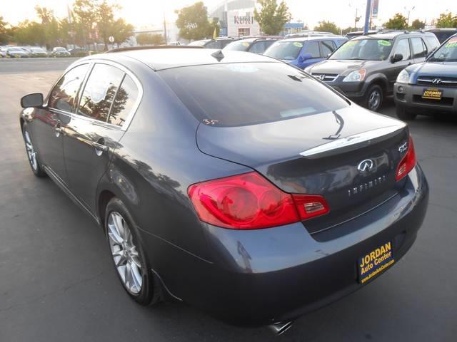 Infiniti G35 2007 photo 16