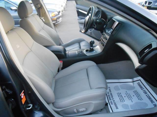 Infiniti G35 2007 photo 19