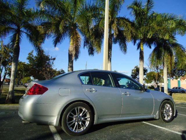 Infiniti G35 2007 photo 2