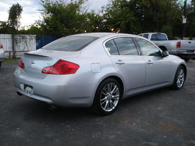 Infiniti G35 2007 photo 2