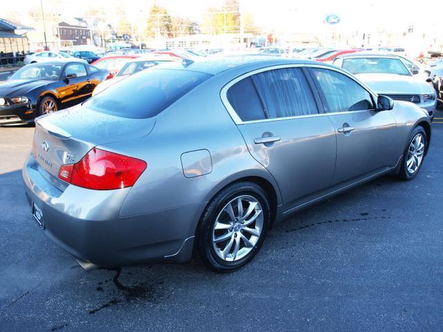 Infiniti G35 2007 photo 2