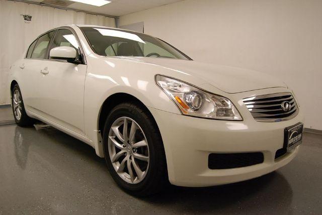 Infiniti G35 2007 photo 2