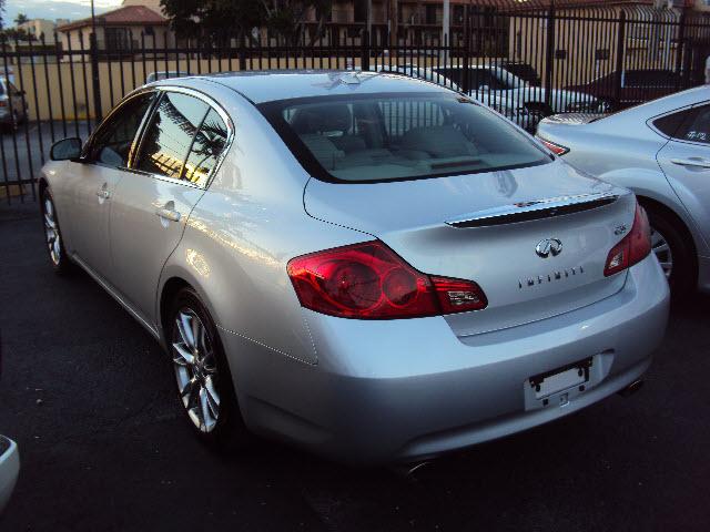 Infiniti G35 2007 photo 3