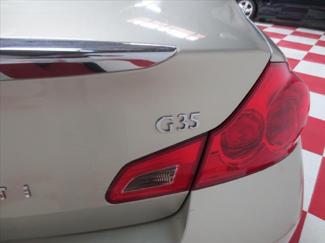 Infiniti G35 2007 photo 22