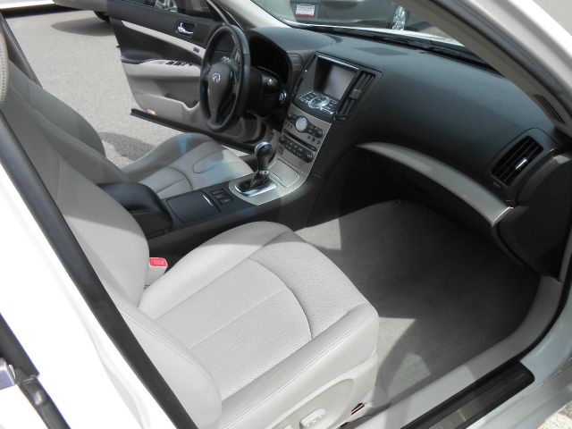 Infiniti G35 2007 photo 12