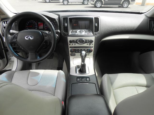 Infiniti G35 2007 photo 13