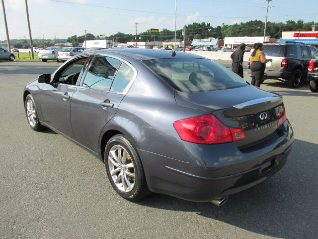 Infiniti G35 2007 photo 4