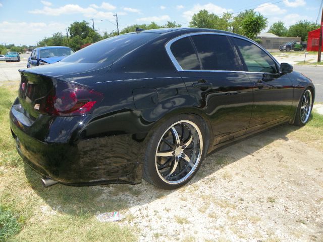 Infiniti G35 2008 photo 2