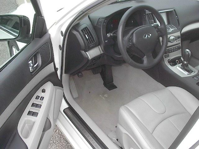 Infiniti G35 2008 photo 2