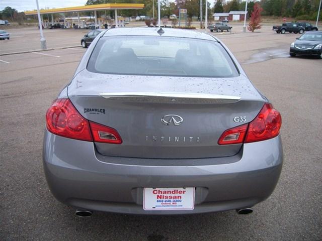 Infiniti G35 2008 photo 2