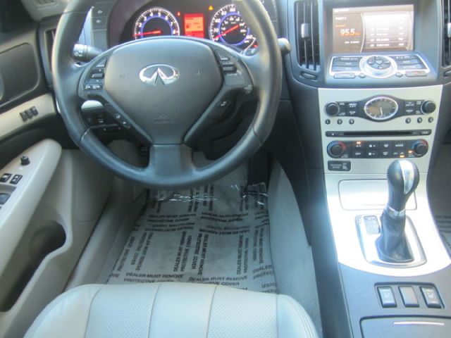 Infiniti G35 2008 photo 13