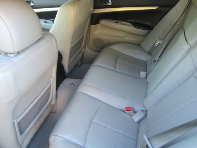 Infiniti G35 2008 photo 21