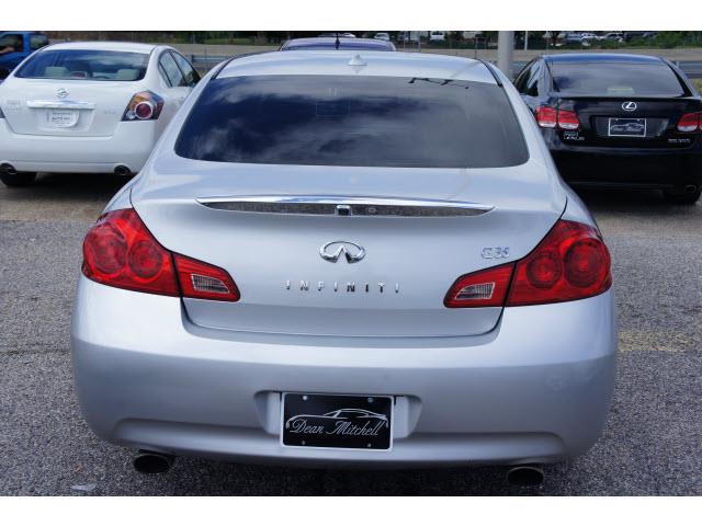 Infiniti G35 2008 photo 4