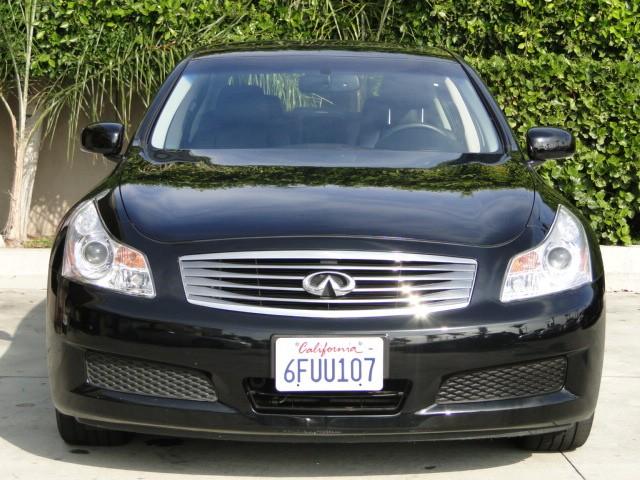 Infiniti G35 2008 photo 2