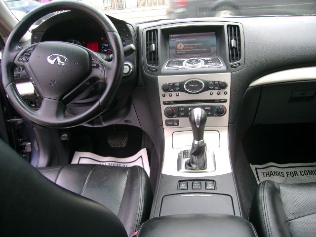 Infiniti G35 2008 photo 11