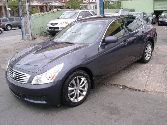 Infiniti G35 2008 photo 9