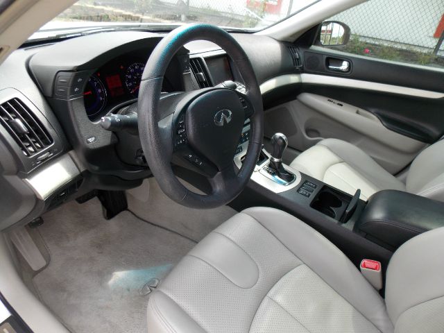 Infiniti G35 2008 photo 11