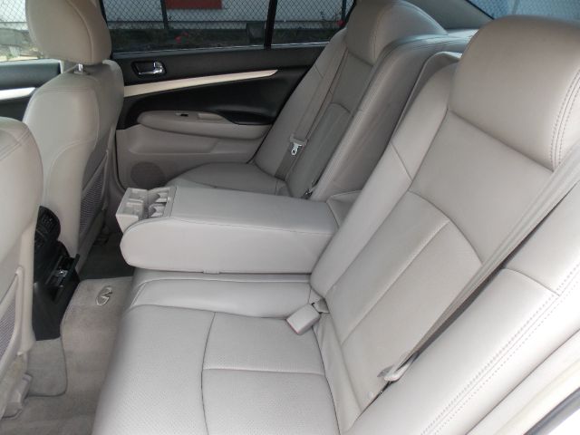 Infiniti G35 2008 photo 13