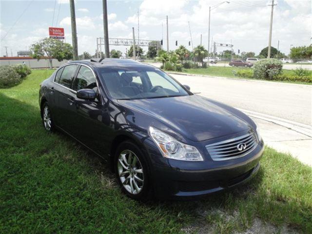 Infiniti G35 2008 photo 2